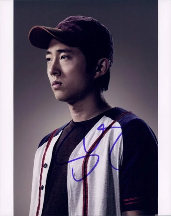 Steven Yeun autograph
