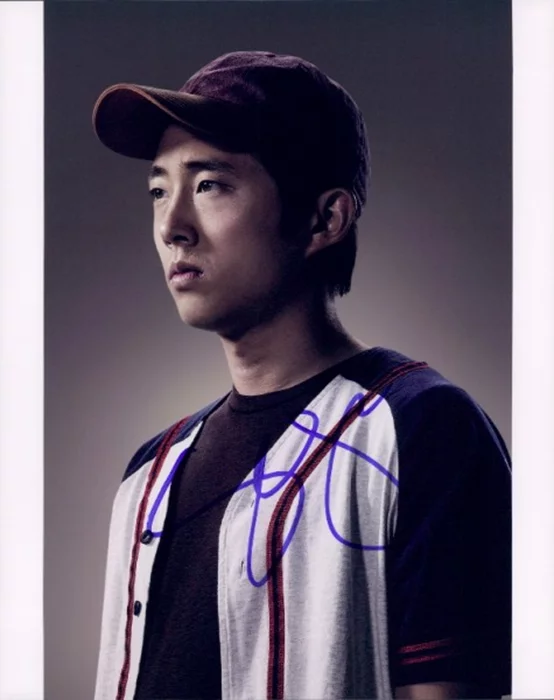 Steven Yeun autograph