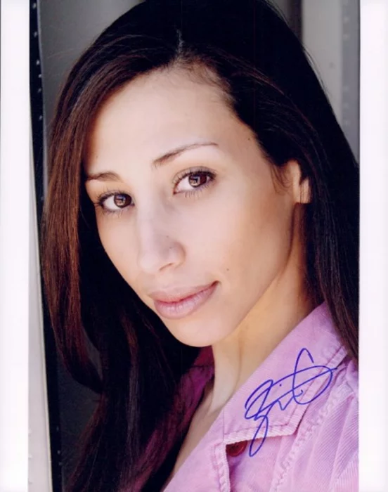 Ziah Colon autograph