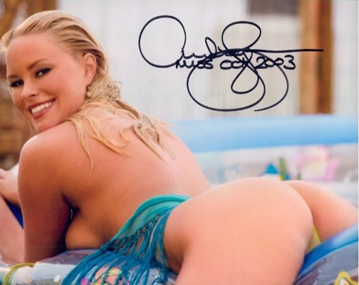 Audra Lynn autograph