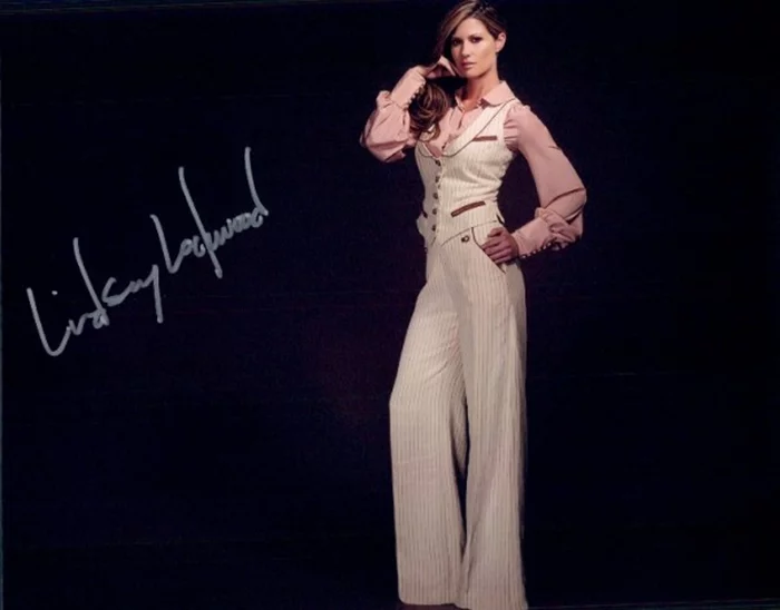 Lindsey Lockwood autograph