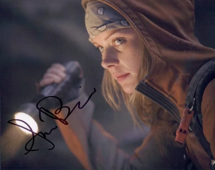 Anita Briem autograph