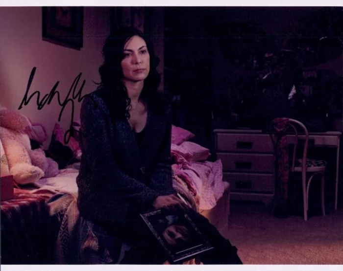 Michelle Forbes autograph