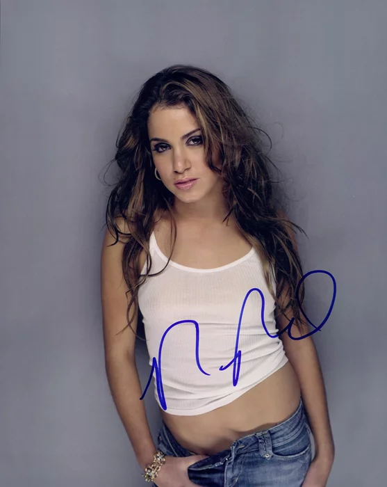 Nikki Reed autograph