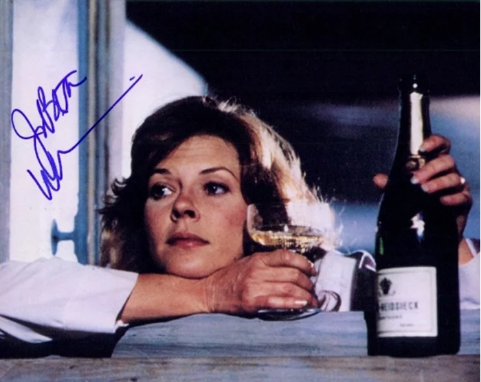 JoBeth Williams autograph