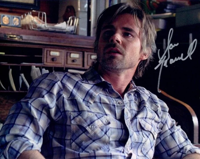 Sam Trammell autograph