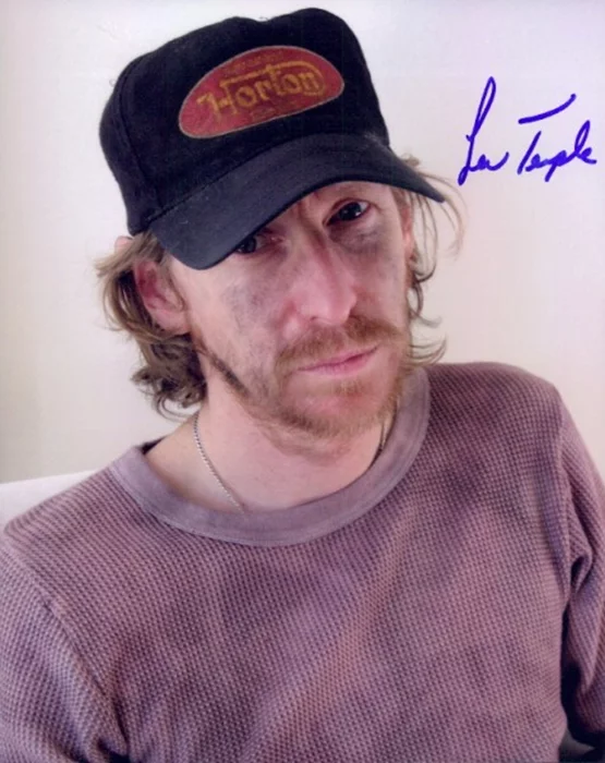 Lew Temple autograph