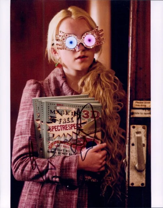 Evanna Lynch autograph