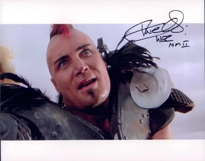Vernon Wells autograph