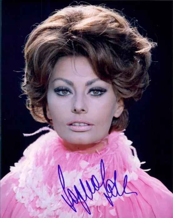 Sophia Loren autograph