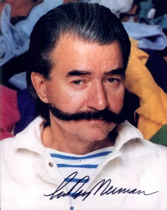 LeRoy Neiman autograph