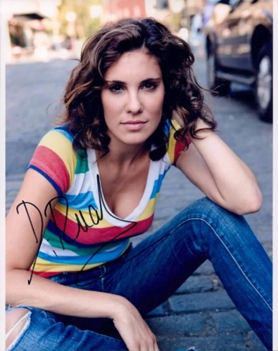 Daniela Ruah autograph