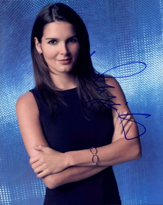 Angie Harmon autograph