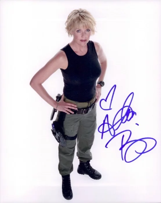 Amanda Tapping autograph