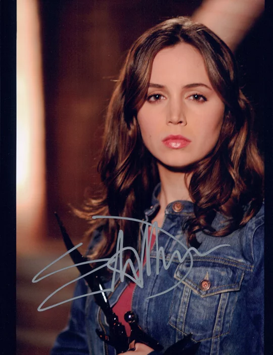 Eliza Dushku autograph