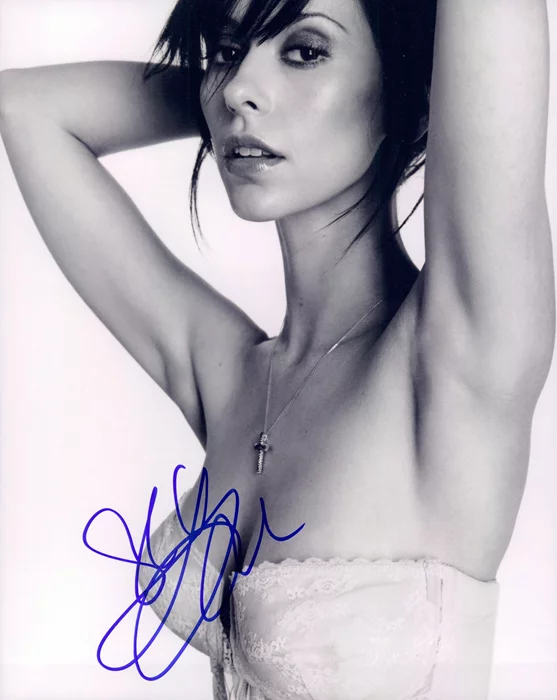 Jennifer Love Hewitt autograph