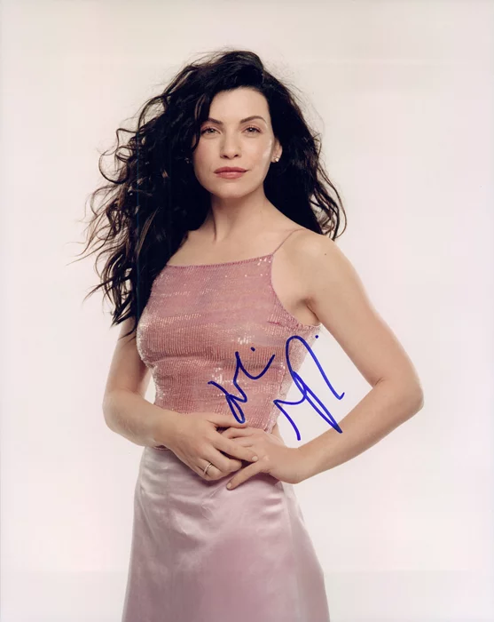 Julianna Margulies autograph