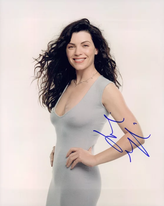 Julianna Margulies autograph