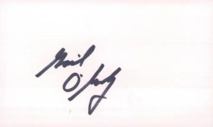 Gail O'Grady autograph