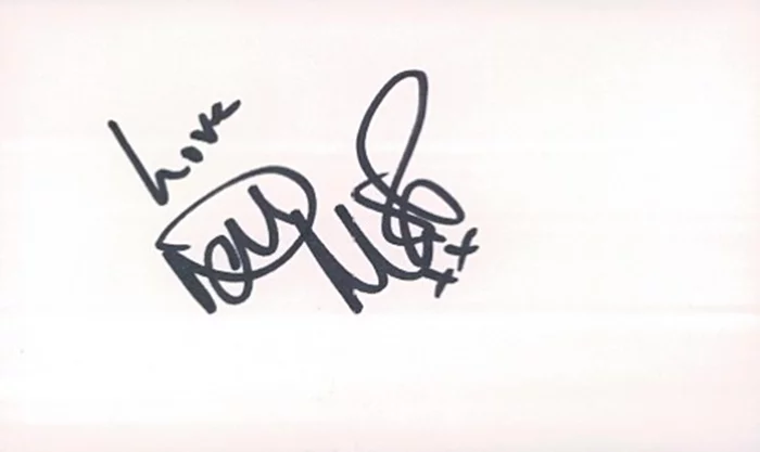 Nell McAndrew autograph