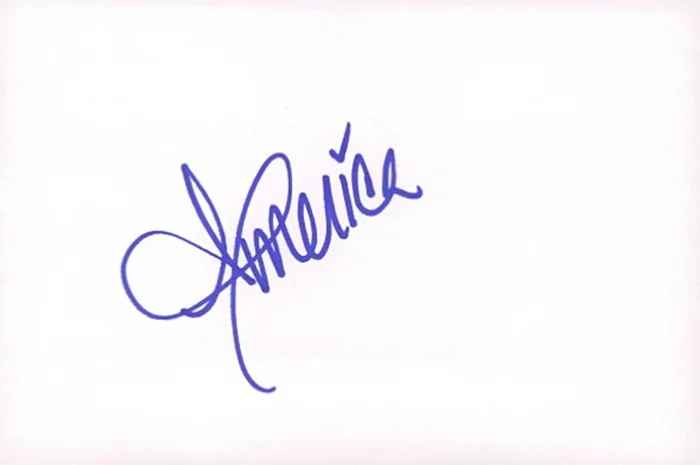 America Olivo autograph