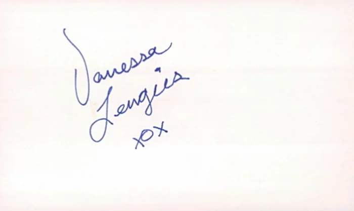Vanessa Lengies autograph