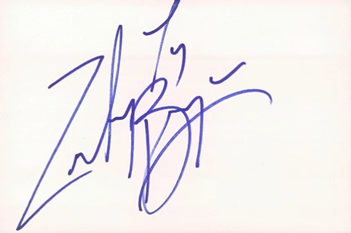 Zachary Ty Bryan autograph