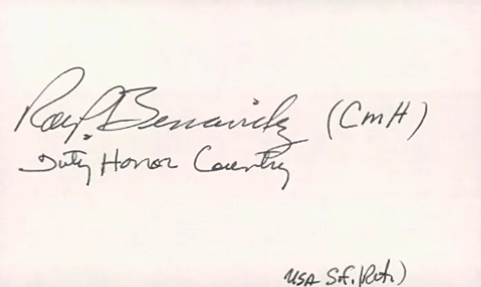Roy Benavidez autograph