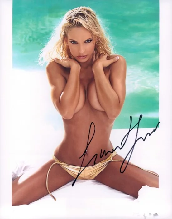 Simona Fusco Stratten autograph