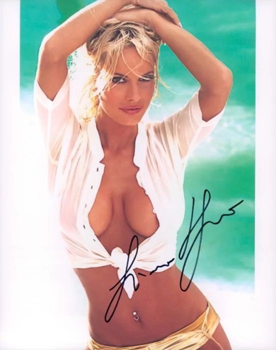Simona Fusco Stratten autograph