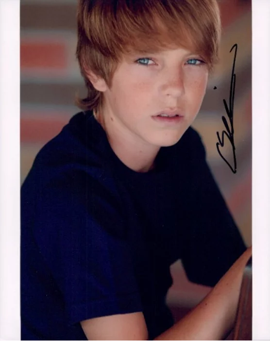 Chase Ellison autograph