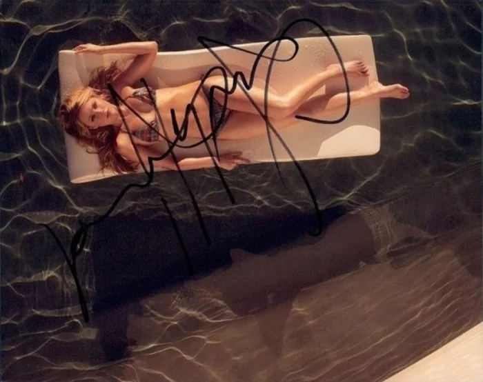 Amber Heard autograph