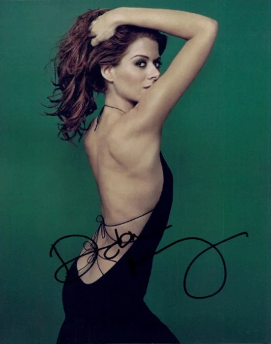 Debra Messing autograph