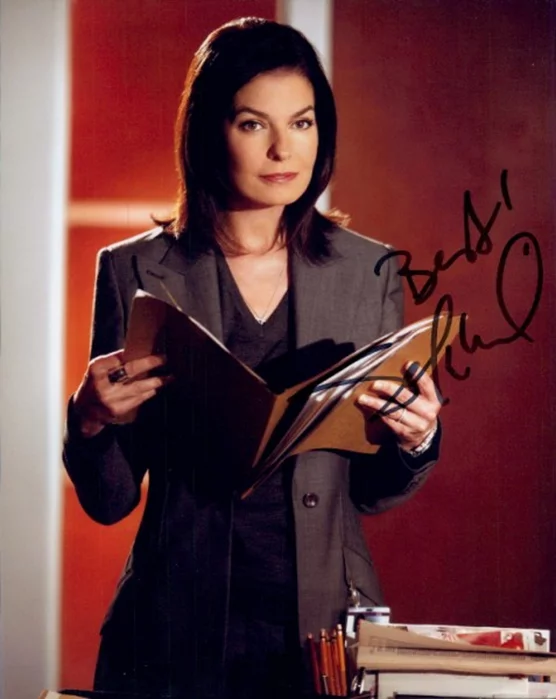Sela Ward autograph