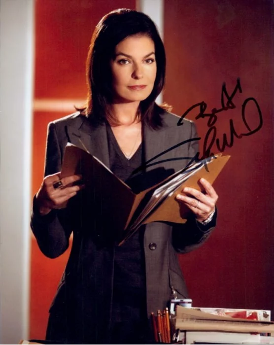 Sela Ward autograph
