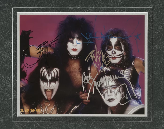Kiss autograph