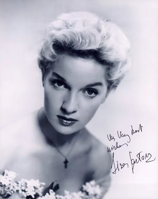 Lisa Gastoni autograph