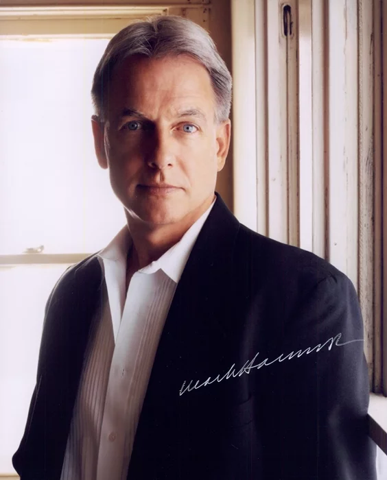 Mark Harmon autograph