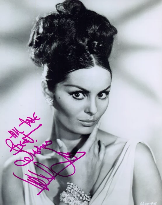 Daliah Lavi autograph