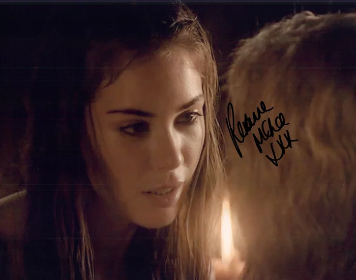 Roxanne McKee autograph