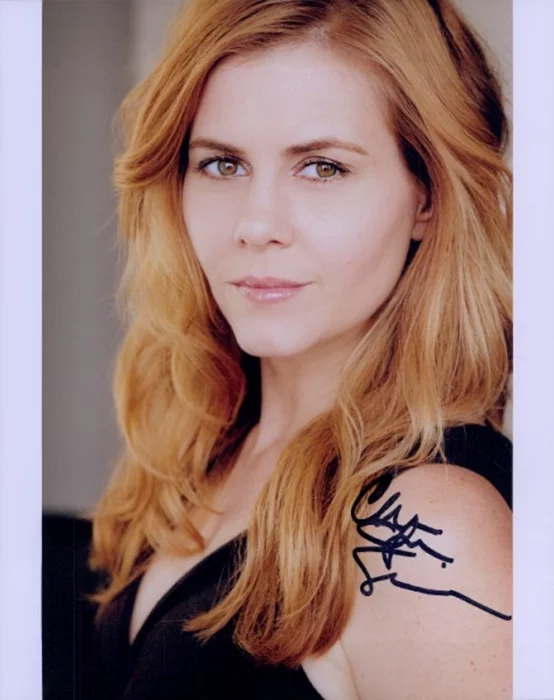 Christie Lynn Smith autograph