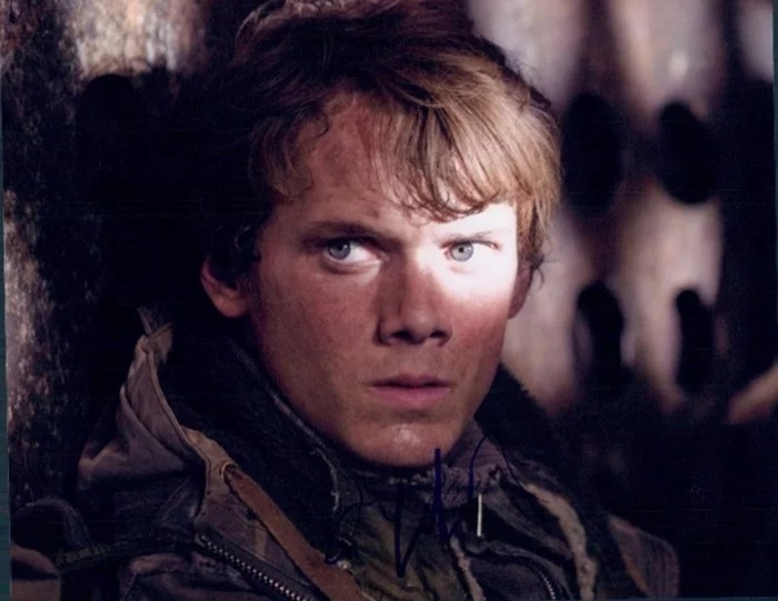 Anton Yelchin autograph