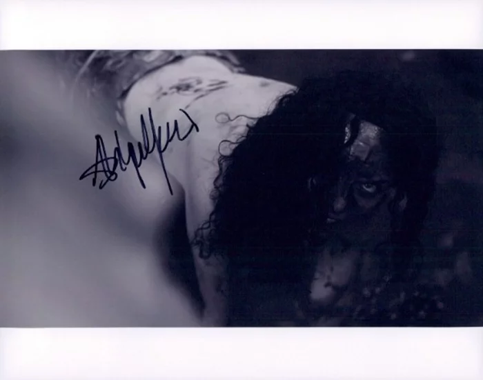 Ashlynn  Yennie autograph