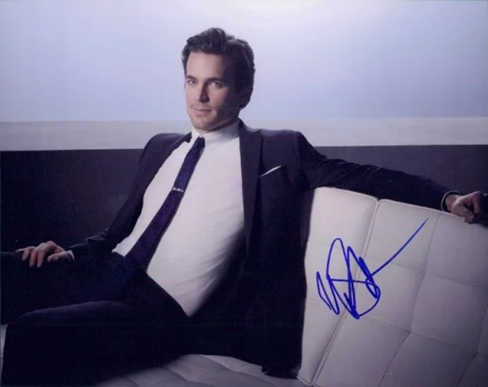 Matthew Bomer autograph
