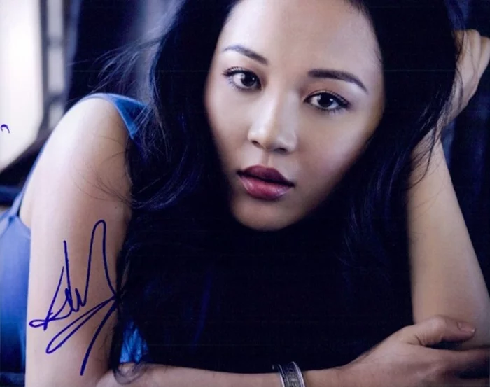 Amy  Rider autograph