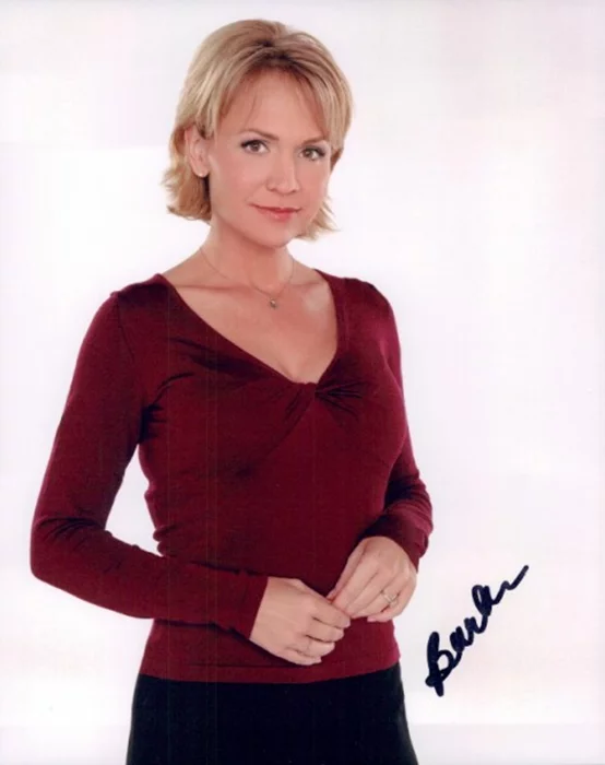 Barbara Alyn Woods autograph
