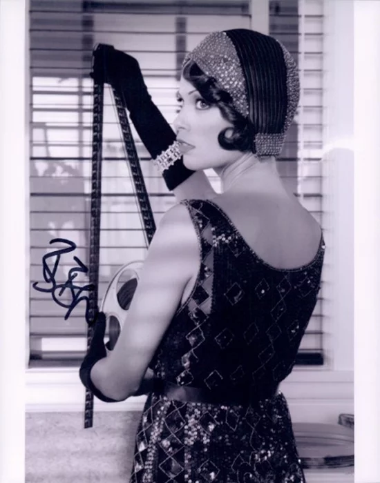 Berenice Bejo autograph