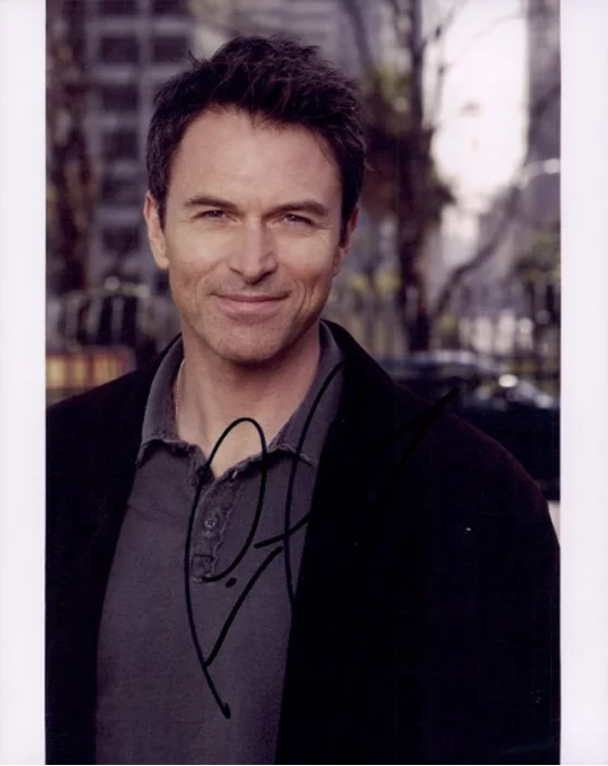 Tim Daly autograph