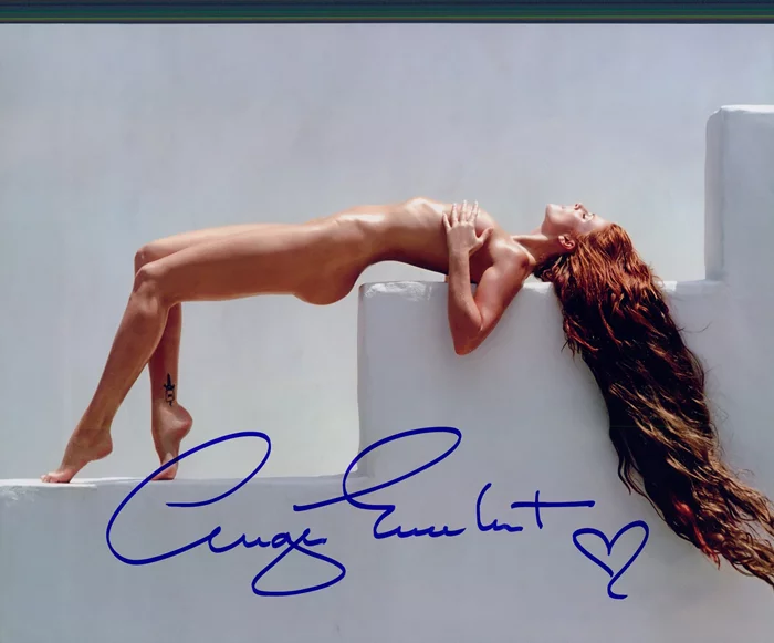 Angie Everhart autograph