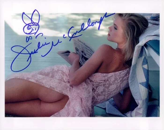 Julie McCullough autograph